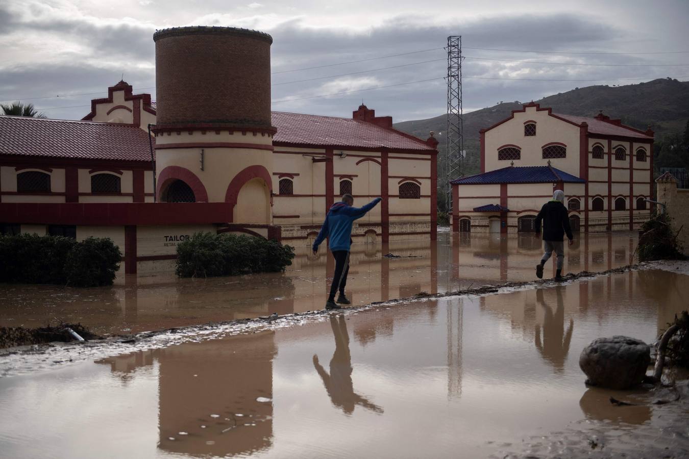 Imagen de la localidad malagueña de Álora tras el desborde del río Guadalhorce