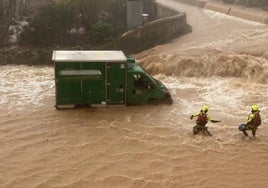 DANA en Valencia: clases suspendidas, carreteras cortadas y rescates por las fuertes lluvias