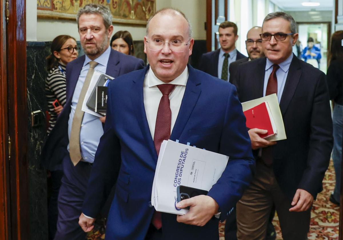 El portavoz del PP en el Congreso, Miguel Tellado, este martes, saliendo de la reunión Junta de Portavoces