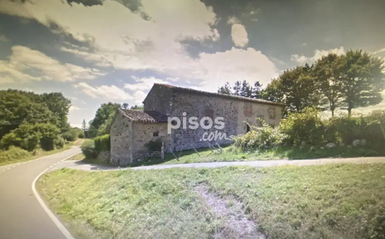 Imagen principal - El pueblo más barato de Cantabria para comprar una casa en 2024: 43.000 euros y 180 metros cuadrados