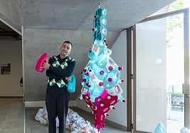 Una obra de arte a base de residuos aterriza en el antiguo monasterio de Chamberí