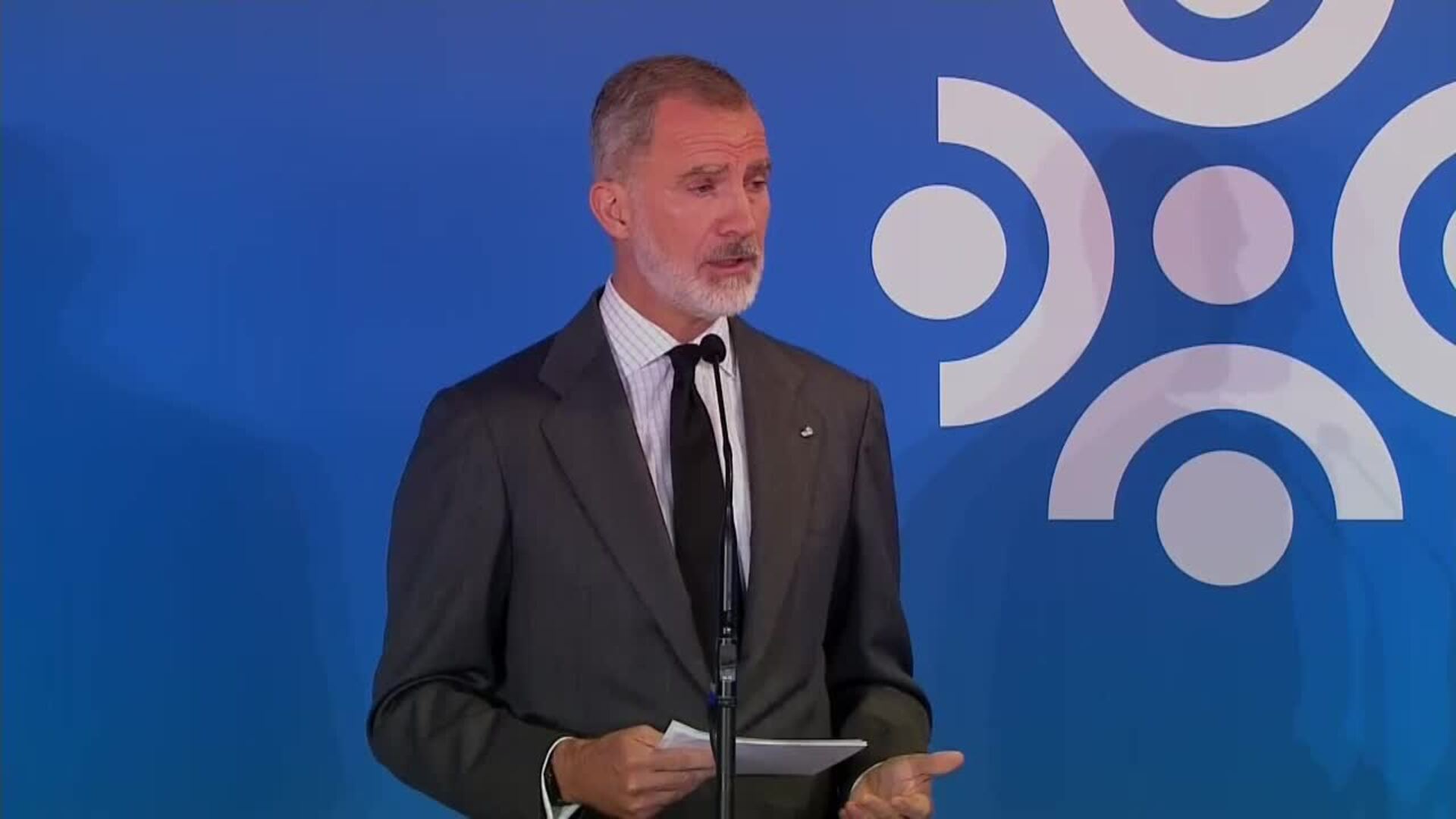 El rey de España anima a las ciudades iberoamericanas a compartir experiencias