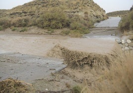 Así va el río del pueblo granadino de Guadix cuando llega la Dana