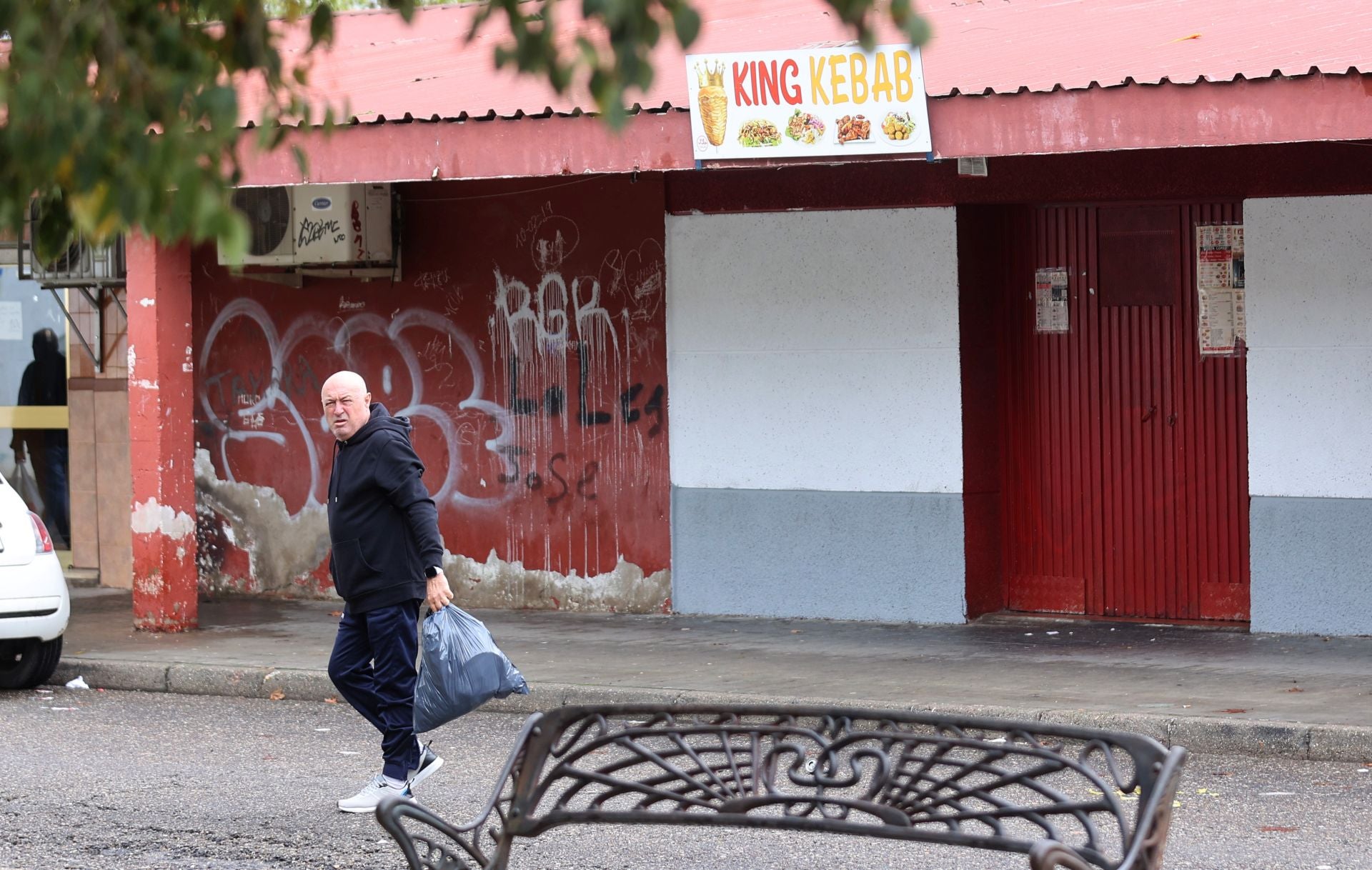 La vida en el Sector Sur y el Guadalquivir, dos de los barrios más pobres de España, en imágenes