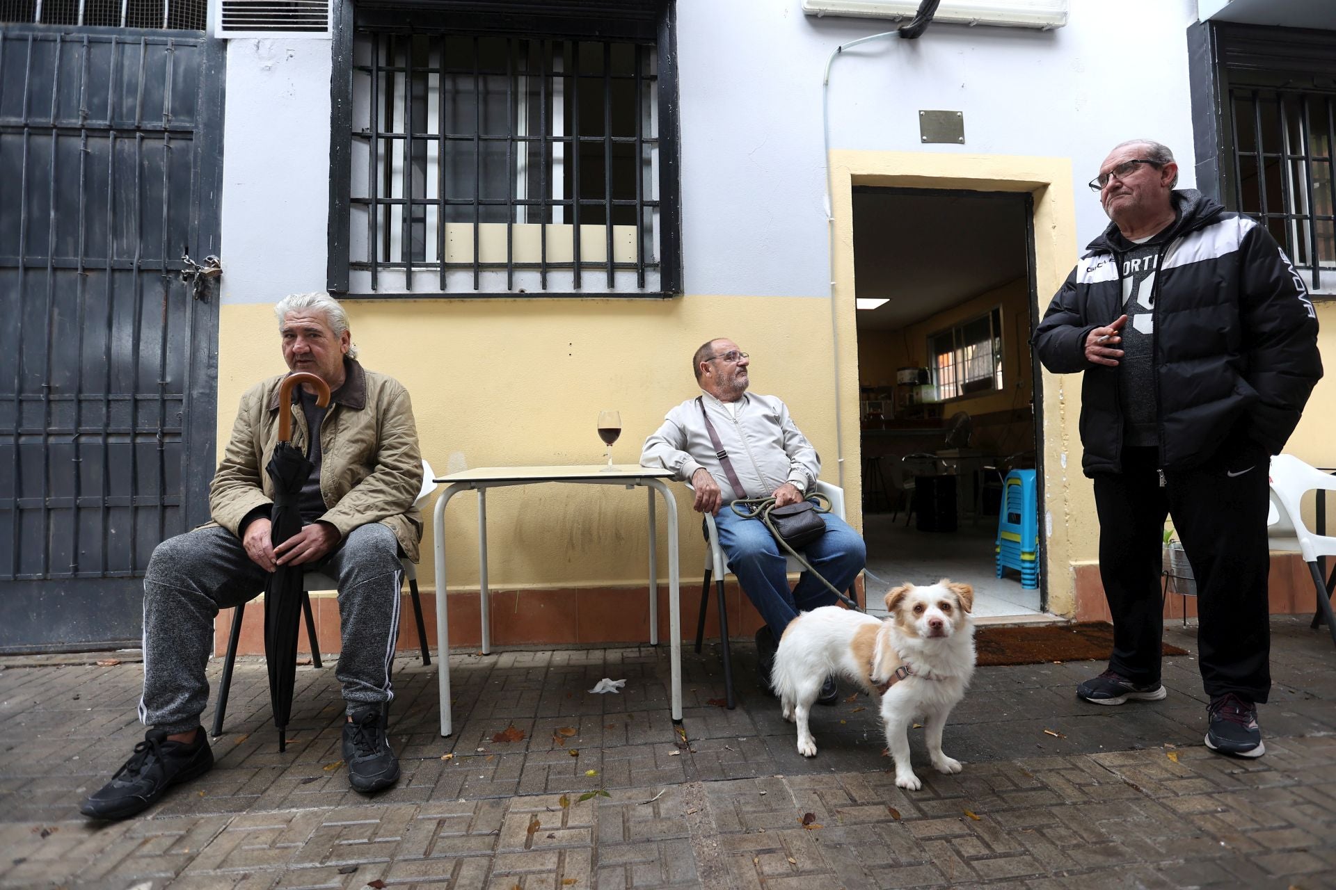 La vida en el Sector Sur y el Guadalquivir, dos de los barrios más pobres de España, en imágenes