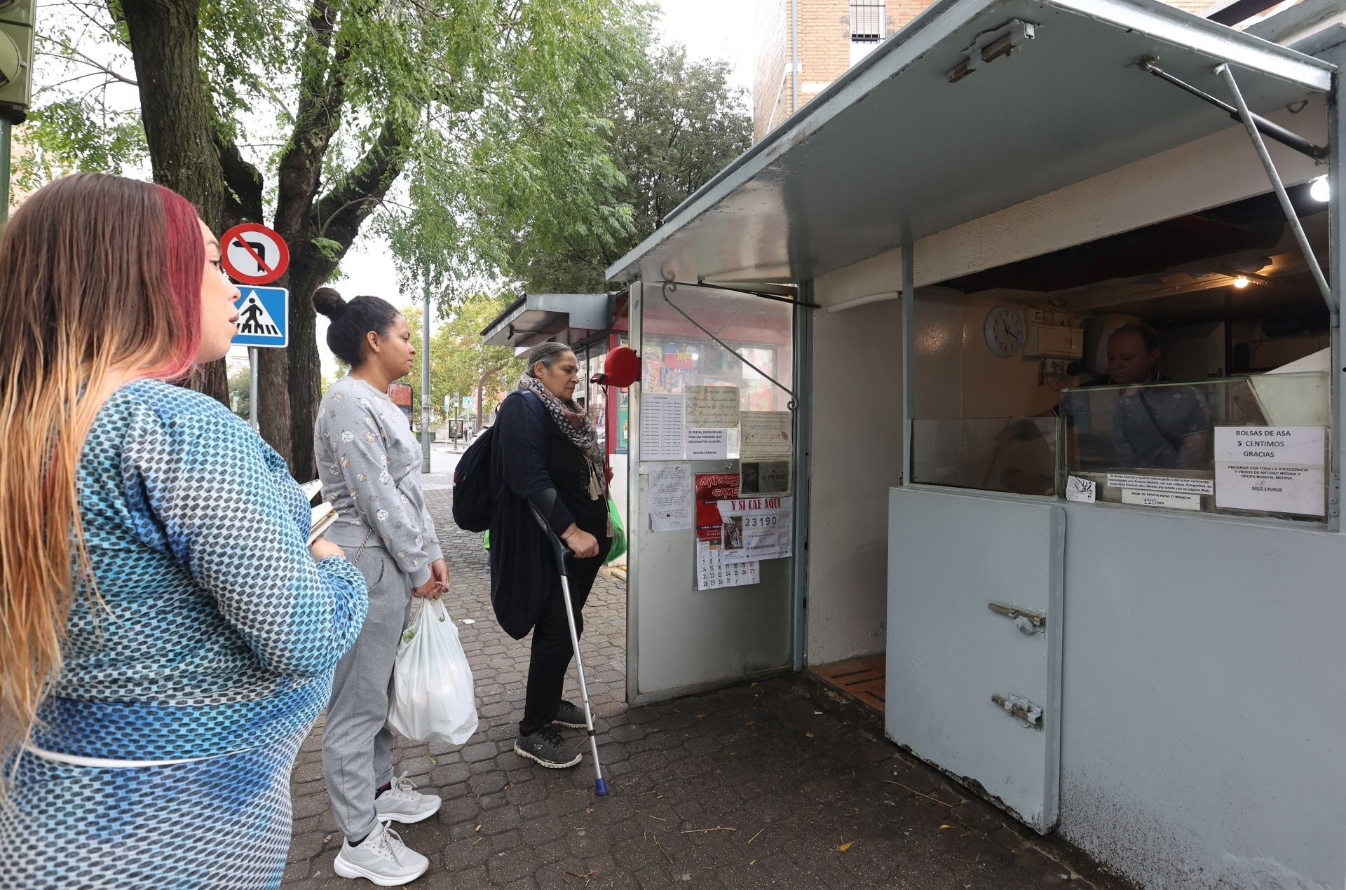 La vida en el Sector Sur y el Guadalquivir, dos de los barrios más pobres de España, en imágenes