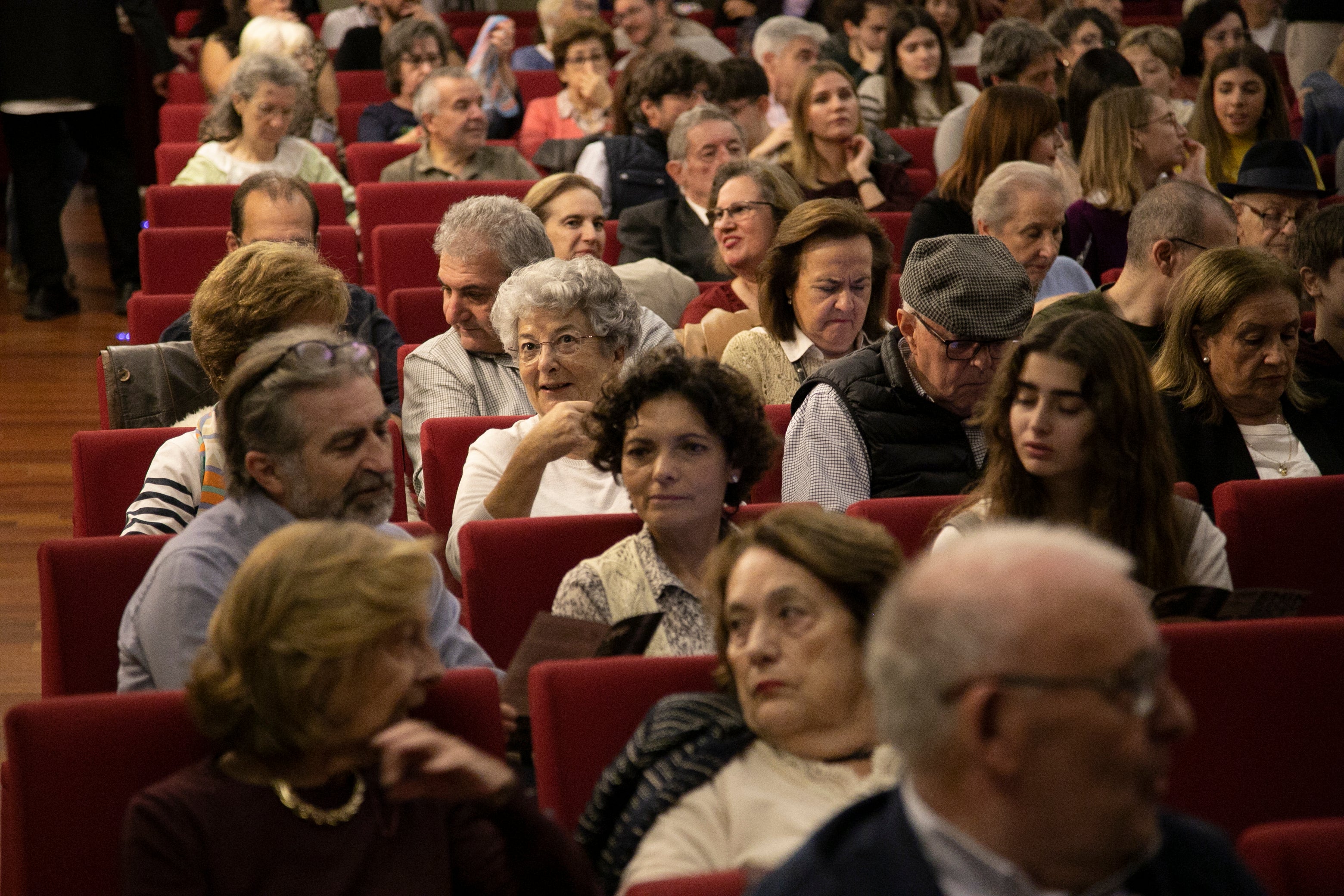 El concierto de Emin Kiourktchian y la Orquesta Joven de Córdoba, en imágenes