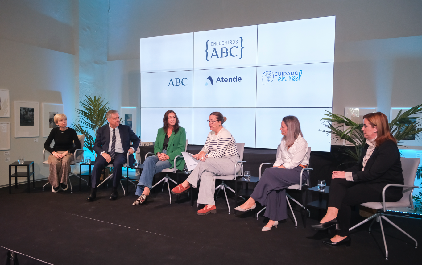 Teresa Rutllán, Cristóbal Valderas, Loles López, Silvia Tubio, Silvia Montoro y Pepi Muriel