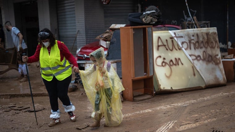 Varias personas se marchan de Alfafar