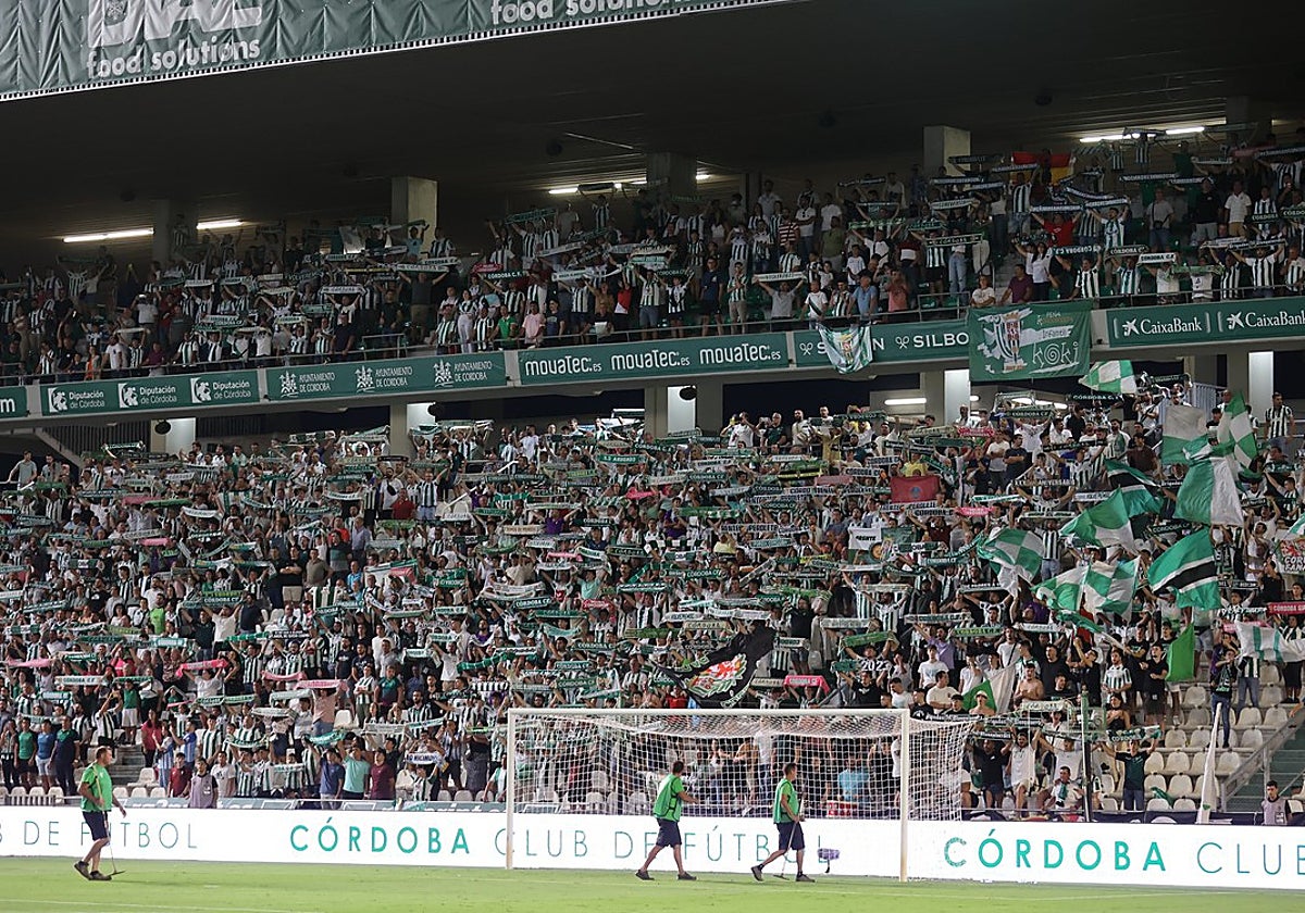 La afición de El Arcángel durante un partido esta temporada