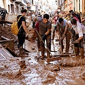 Catedráticos de Derecho Constitucional: «El Gobierno debió tomar el mando desde el principio de la tragedia»