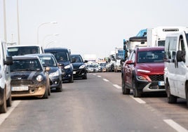 Amplían hasta el domingo las restricciones de tráfico en los accesos de los municipios afectados por la DANA en Valencia