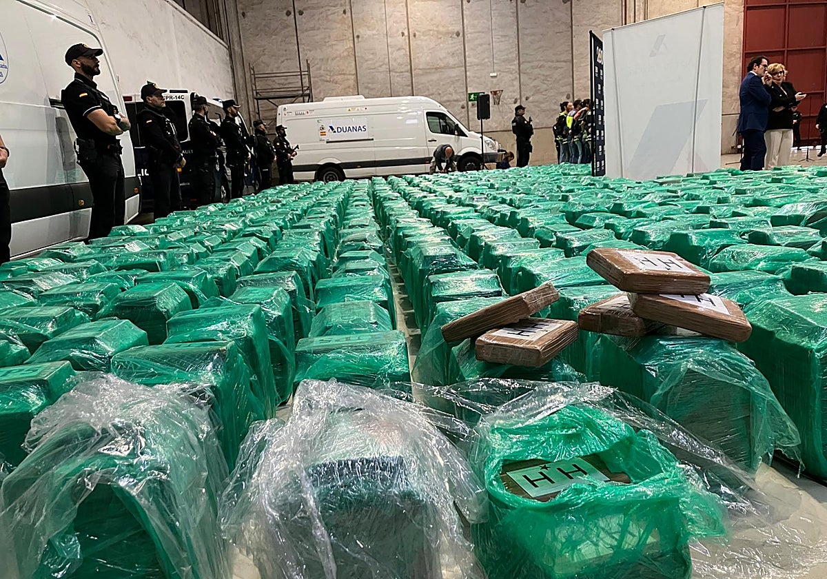 La cocaína incautada expuesta en Algeciras