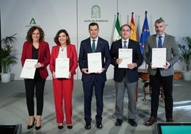 El plan andaluz de empleo juvenil: contratos en ayuntamientos, ayudas para ser indefinidos y becas en el extranjero