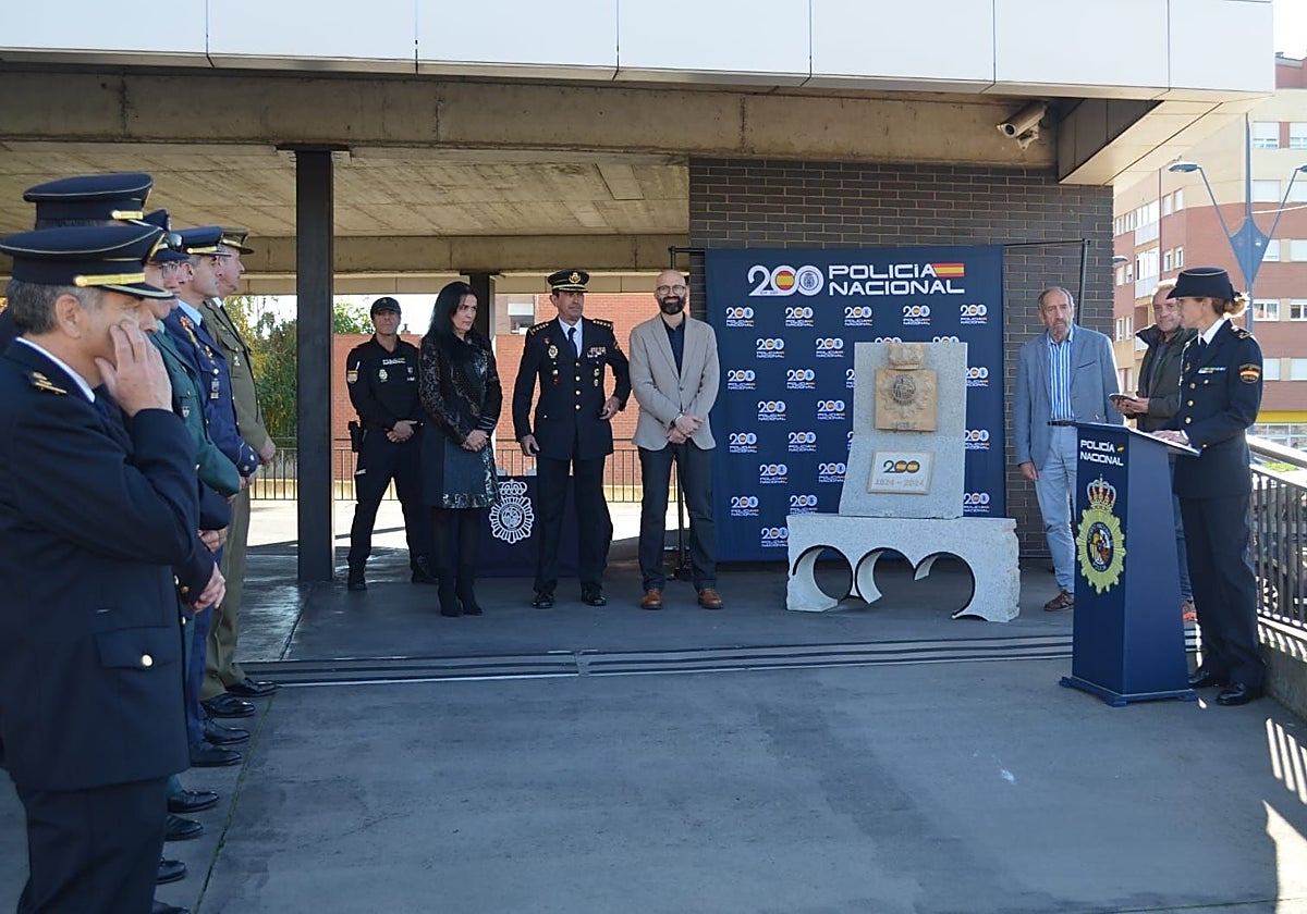 Acto de homenaje a la Policía Nacional celebrado este jueves en San Andrés del Rabanedo (León).