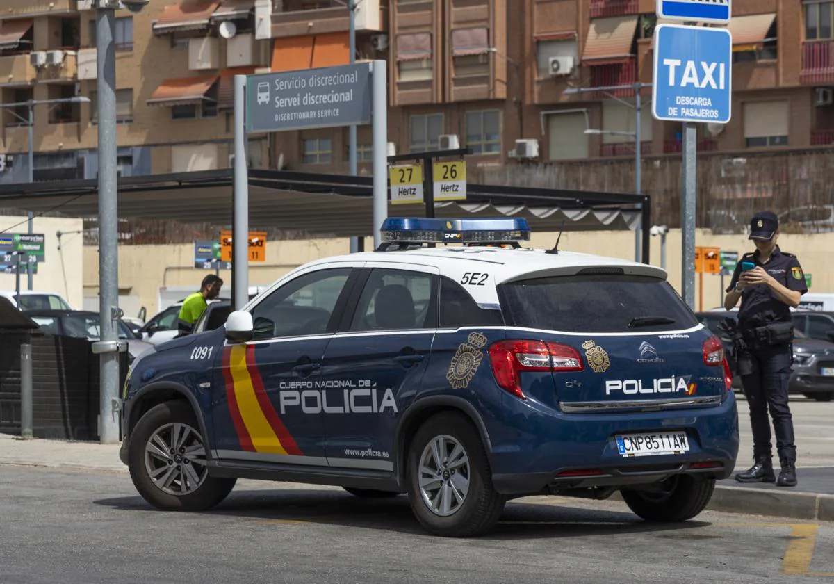 Un policía en Alicante en una imagen de archivo