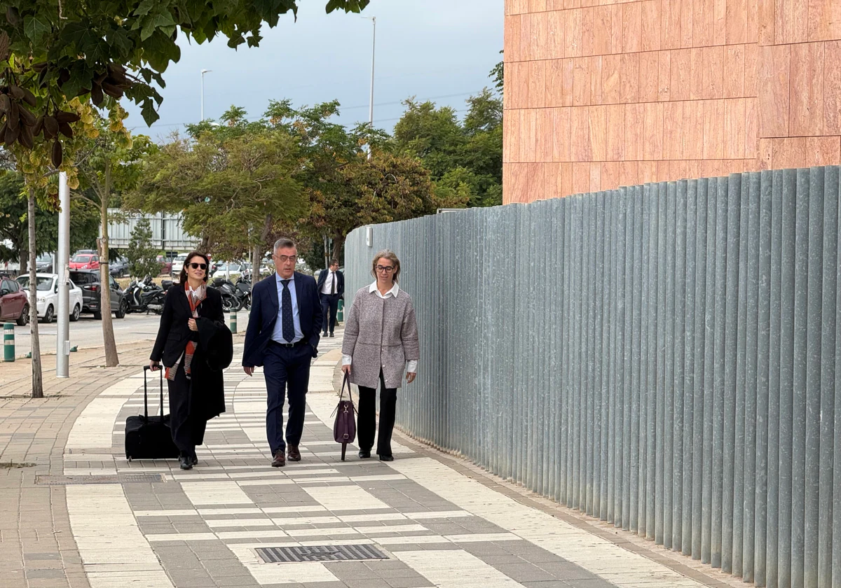 Antonio Barrientos a su llegada a la Ciudad de la Justicia