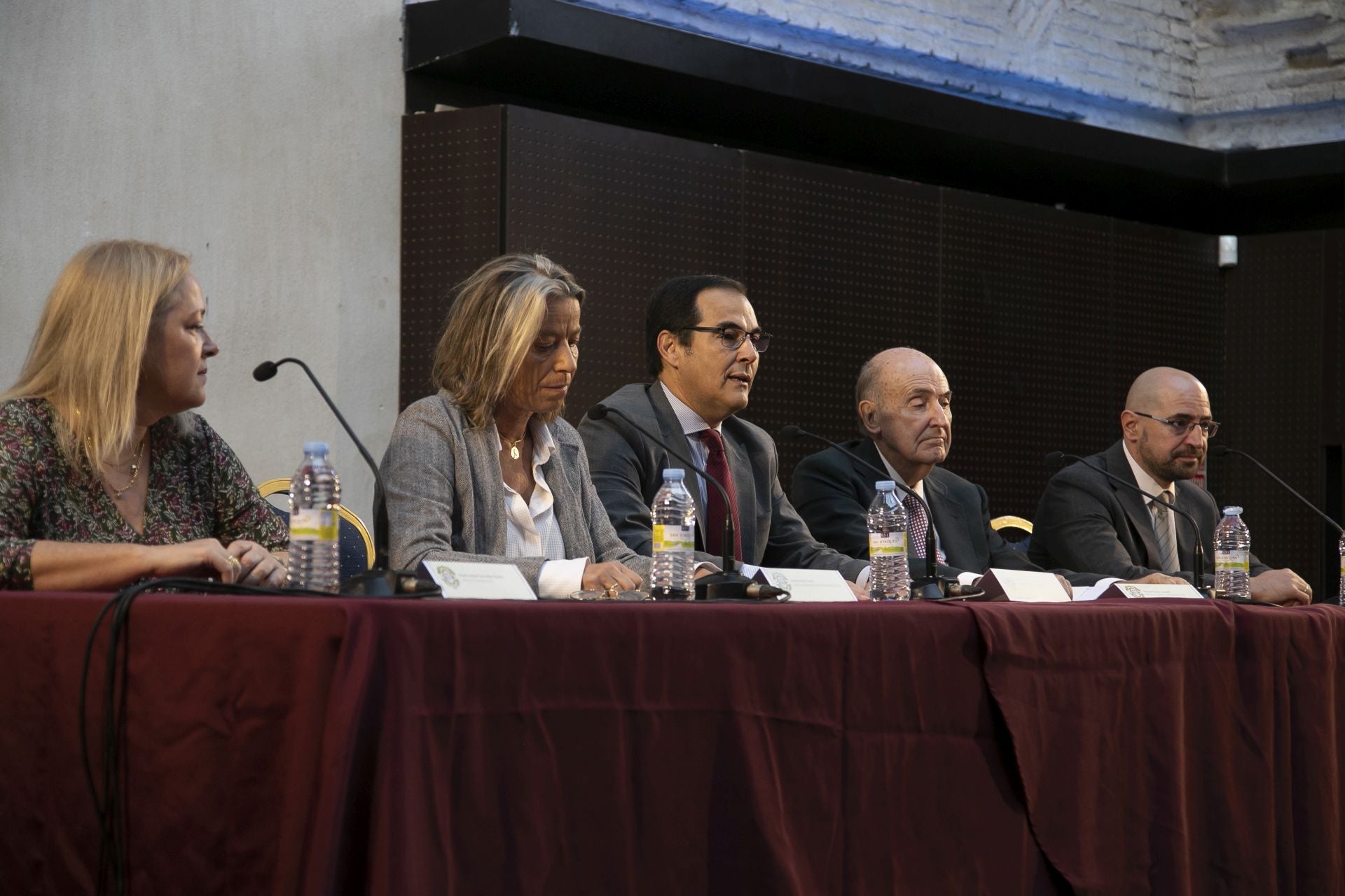 El coloquio sobre el consenso y la Constitución en Córdoba, en imágenes