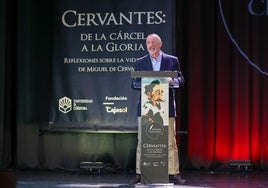 Arturo Pérez-Reverte : «Don Quijote arremete con el corazón valiente de Cervantes»