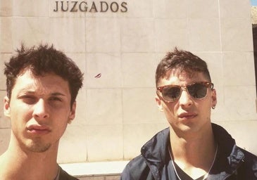 Los raperos granadinos Ayax y Prok, acusados de abusos sexuales a 60 mujeres, se defienden: «No se puede difamar sin pruebas ni denuncias»