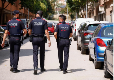 Los Mossos detienen a un hombre por apuñalar presuntamente a su hijo en Barcelona