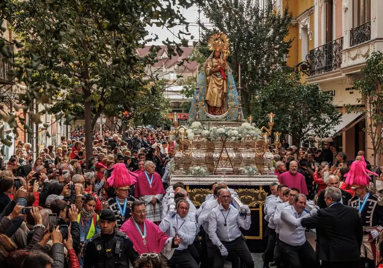 procesion-almudena-madrid-k4dC-U603323215503m6B-758x531@diario_abc.jpg