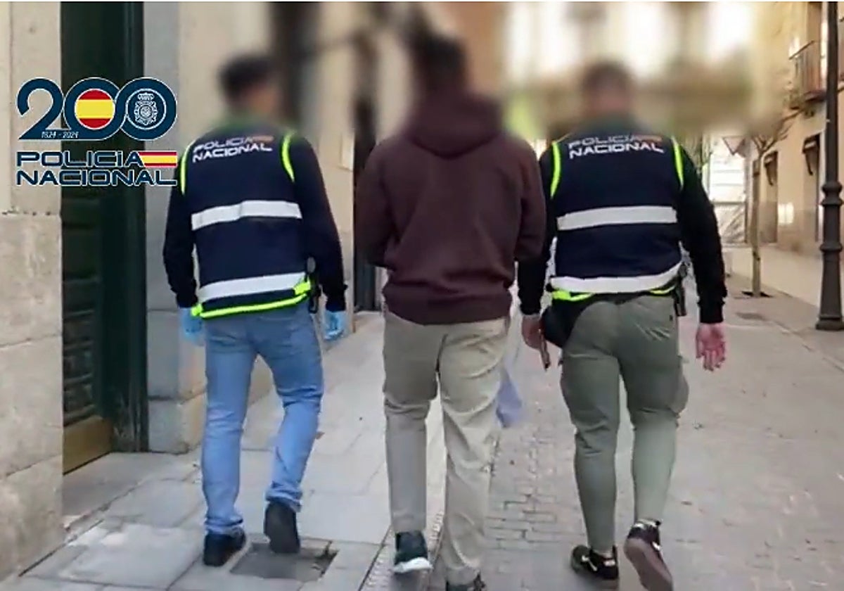 Policía Nacional durante la detención de los miembros del entramado criminal