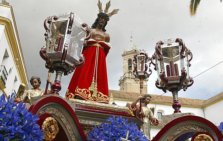 El Señor de las Penas, en el paso de los guadamecíes en el Vía Crucis de las cofradías en 2004