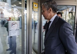 La Audiencia de Valencia mantiene en libertad a Zaplana al no apreciar riesgo de fuga tras ser condenado
