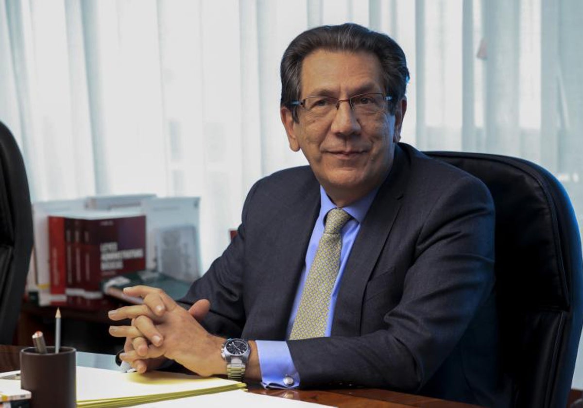 El magistrado del Tribunal Constitucional Enrique Arnaldo