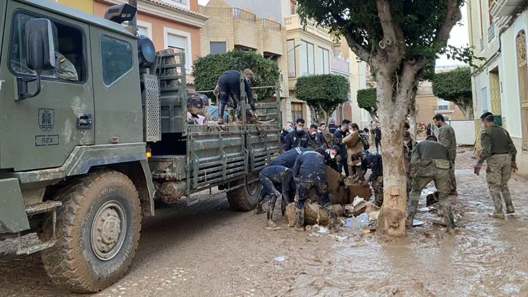 El tercer refuerzo de la Brigada 'Guzmán El Bueno' X de Córdoba parte a Valencia