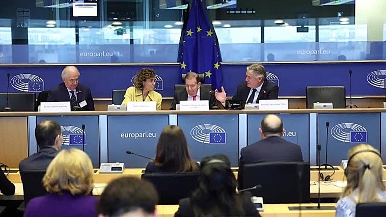 Edmundo González se reúne con Dolors Montserrat en Bruselas