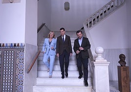 Juanma Moreno se desplaza a Málaga para seguir la evolución de la DANA desde el Centro de Emergencias