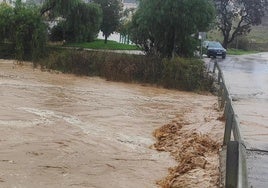 Se desborda también el río Guadalmedina en Casabermeja