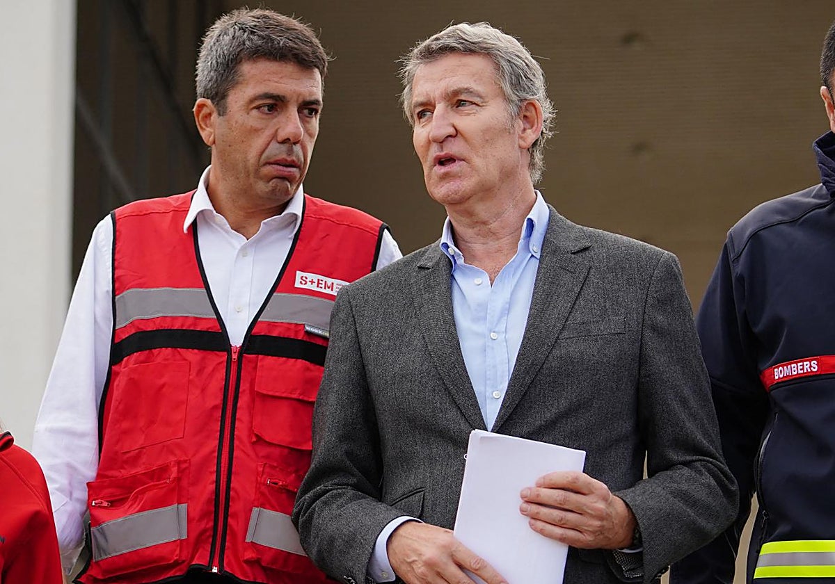 En vídeo: El portavoz del PP, Borja Sémper, valora «positivamente» el discurso de Mazón | Foto: El presidente de la Comunidad Valenciana, Carlos Mazón, junto al presidente del Partido Popular, Alberto Núñez Feijóo