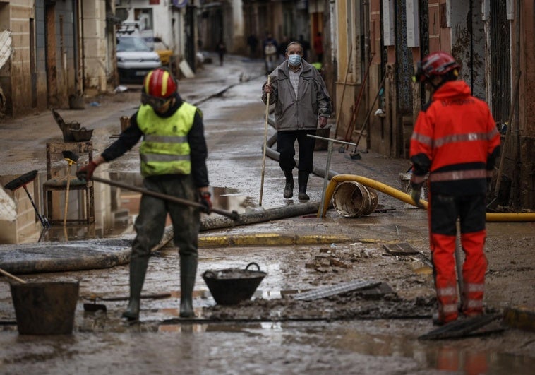 bomberos-valencia-RQWpkhey13QzS0wPa4Io0IP-758x531@diario_abc.jpg