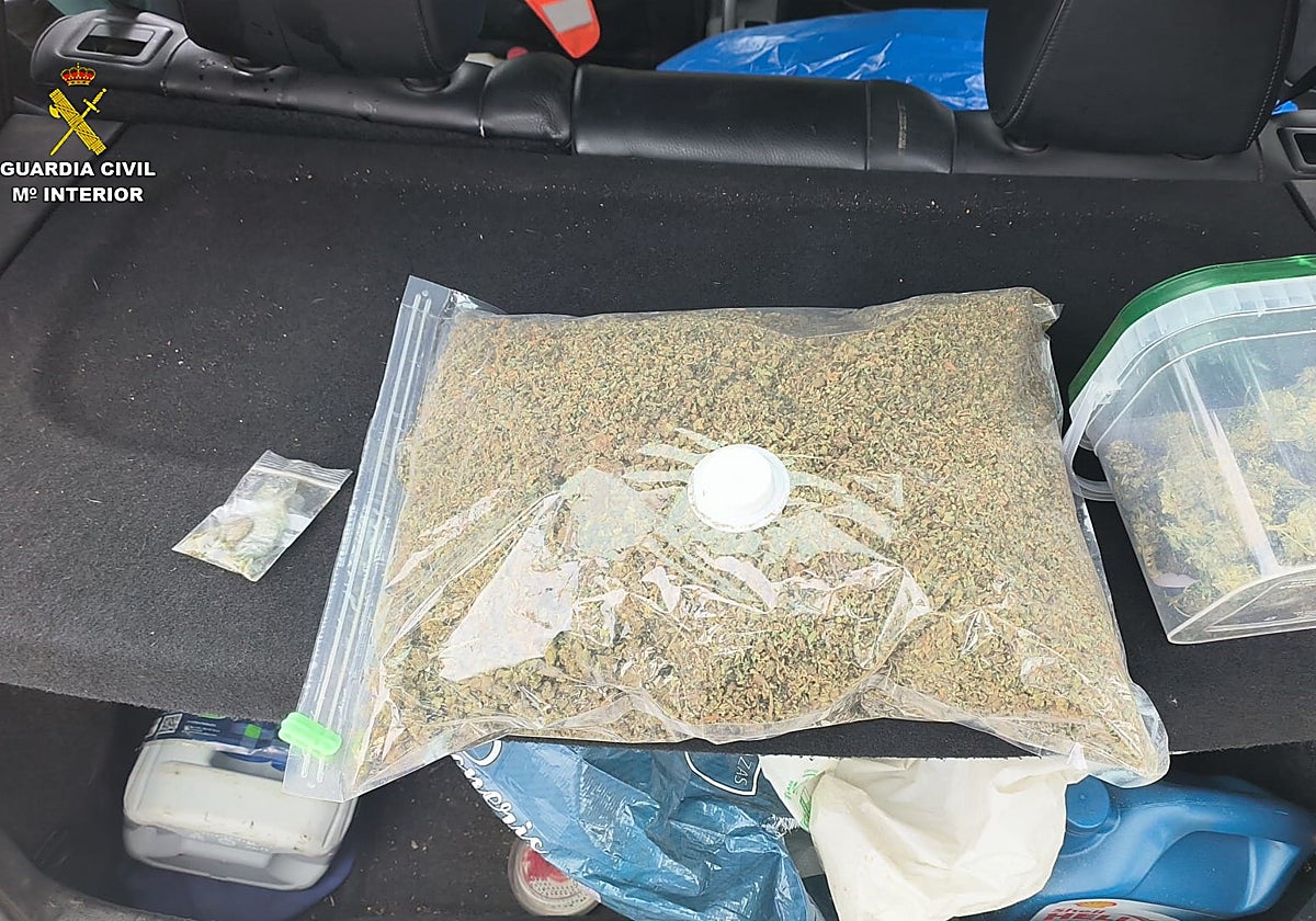 Detenido cuando transportaba un kilo de marihuana en su vehículo en Uceda