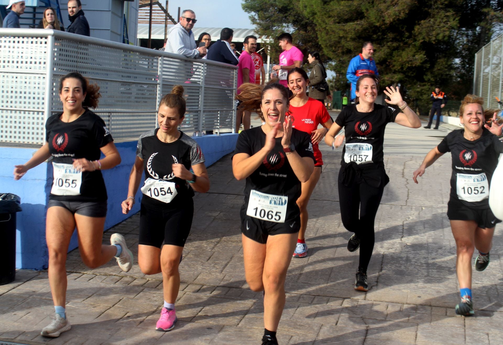 La carrera popular Ciudad de Lucena por la Igualdad, en imágenes