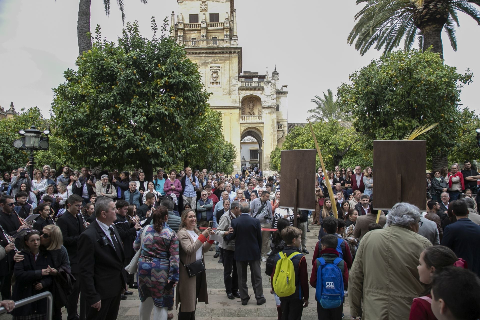 La alegre peregrinación de San Acisclo, Santa Victoria y San Pelagio en Córdoba, en imágenes