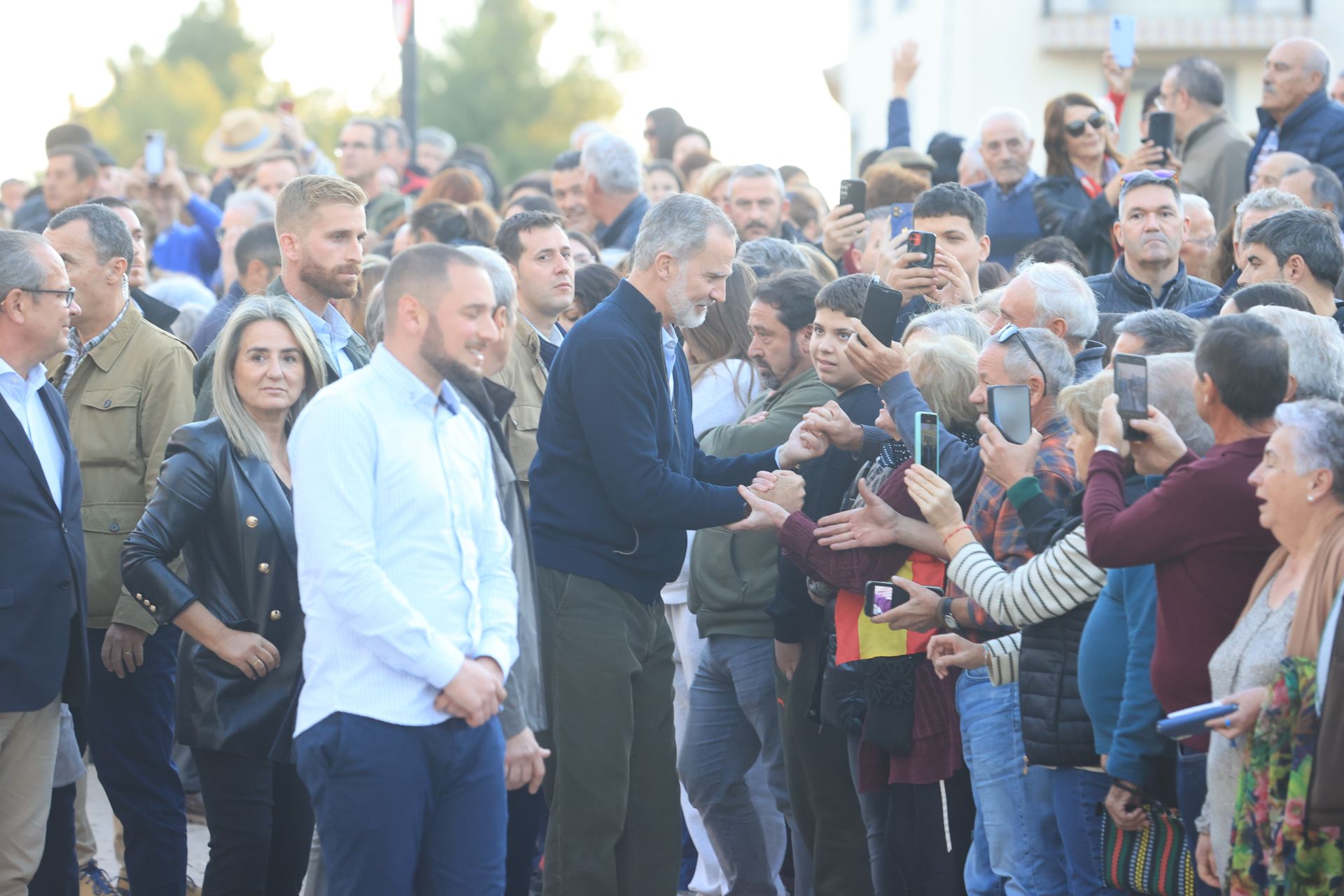 Las imágenes del multitudinario recibimiento a los Reyes en Letur