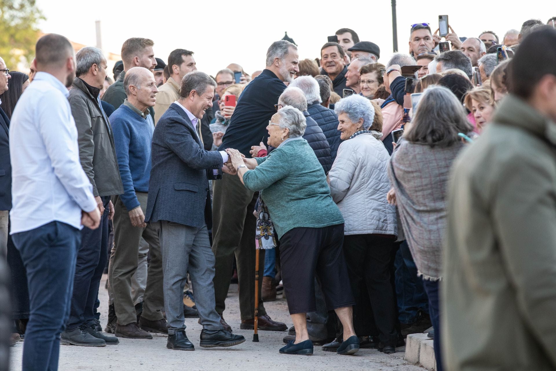 Las imágenes del multitudinario recibimiento a los Reyes en Letur