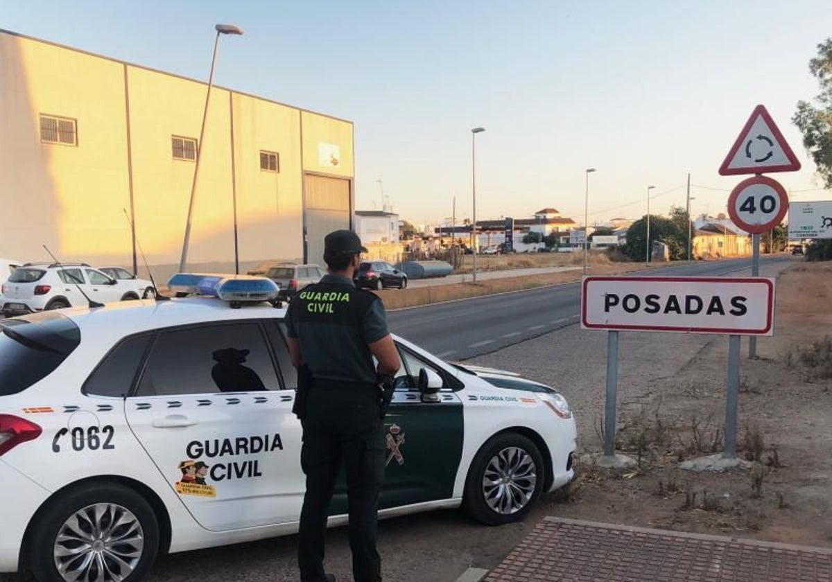 Agente de la Guardia Civil en la localidad de Posadas donde sucedieron estos hechos en 2007