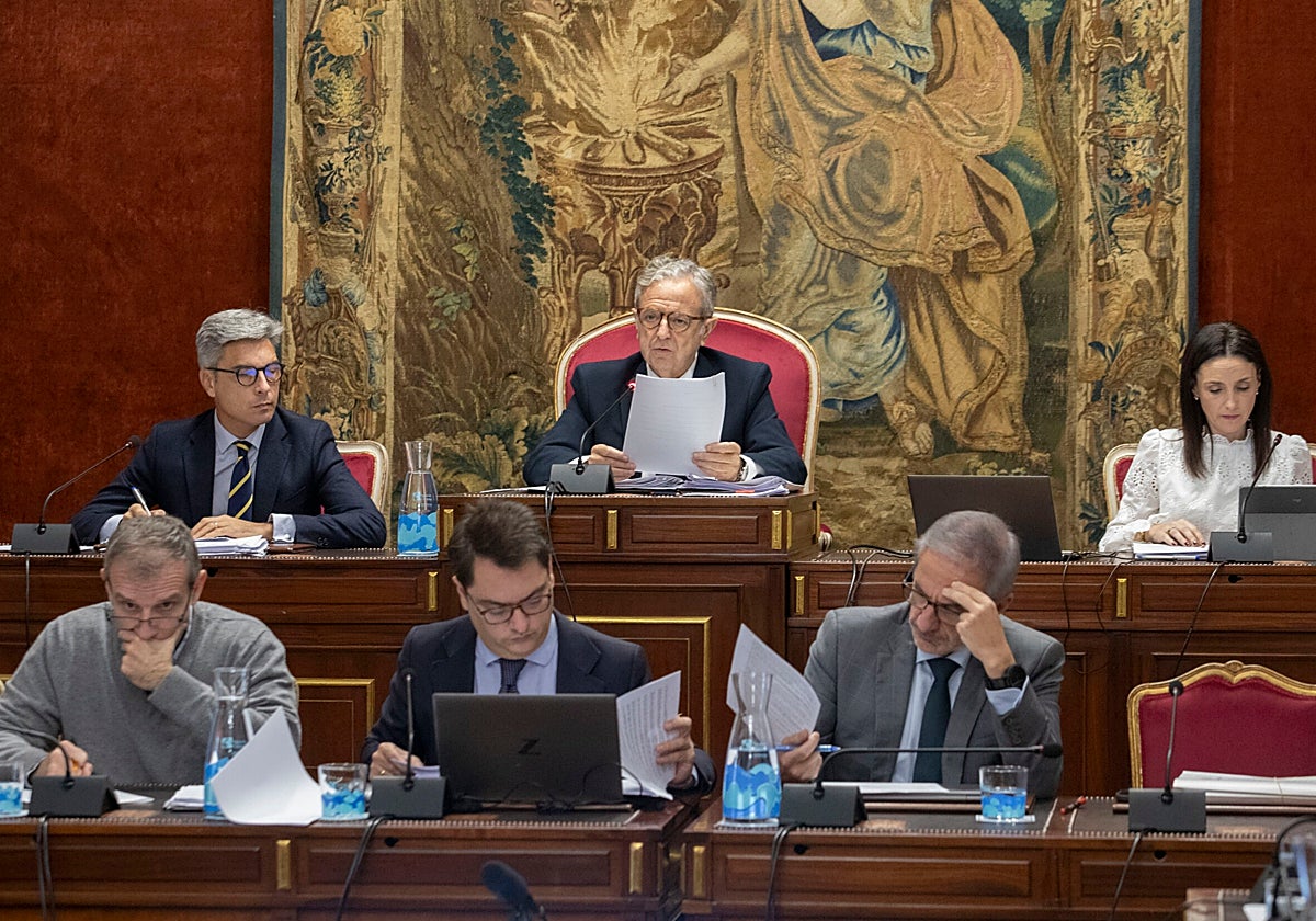 Salvador Fuentes durante el pleno celebrado este miércoles en la Diputación de Córdoba