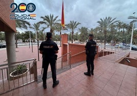 Un policía fuera de servicio salva la vida a una mujer que sufrió una parada cardíaca en Elche