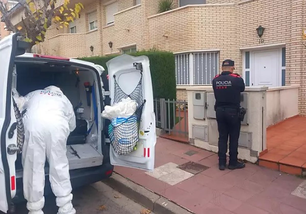 Agentes de la Científica llegan a casa del empresario asesinado en Martorell