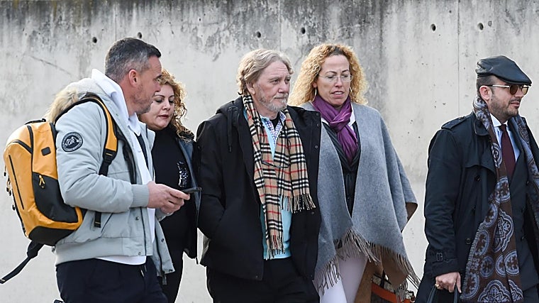 Sito Miñanco (en el centro, con bufanda), esta semana ante la Audiencia Nacional