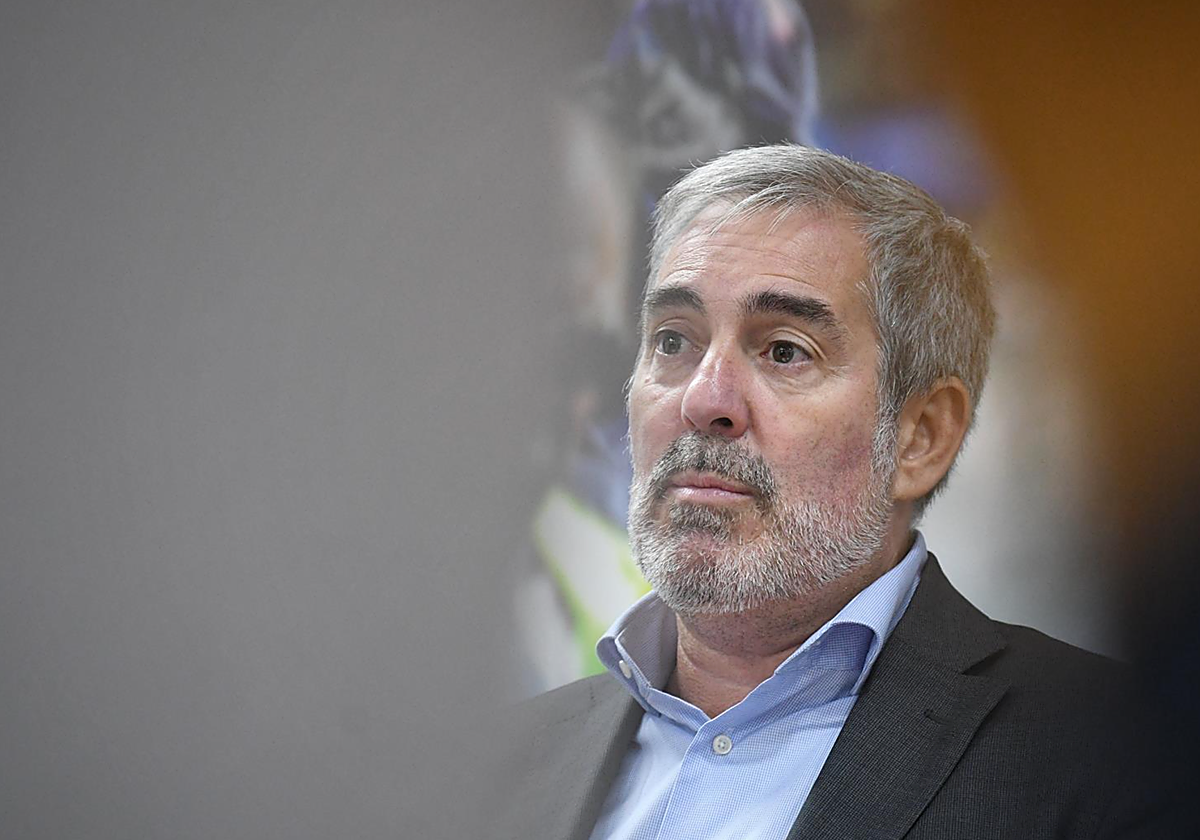 El presidente de Canarias, Fernando Clavijo, durante la comparecencia ante los medios de comunicación.
