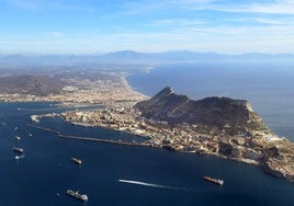 Efectivos de España y Gibraltar rescatan a un pasajero del ferry Ceuta-Tánger caído al mar