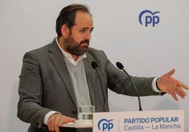 Núñez dice que Page «podría lograr» la caída de Sánchez llamando a una «rebelión» en el PSOE