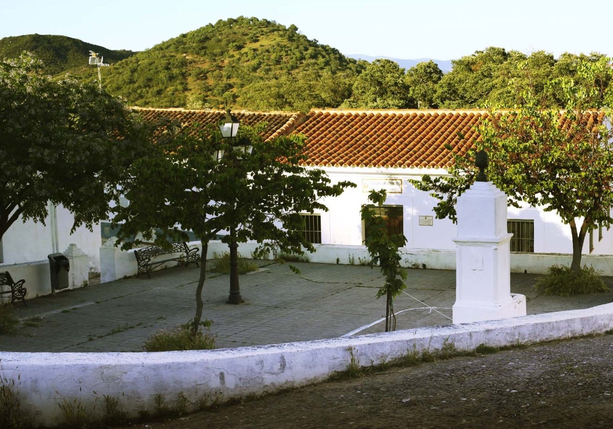 Plaza de Corterrangel, una aldea de la localidad onubense de Aracena con sólo nueve habitantes